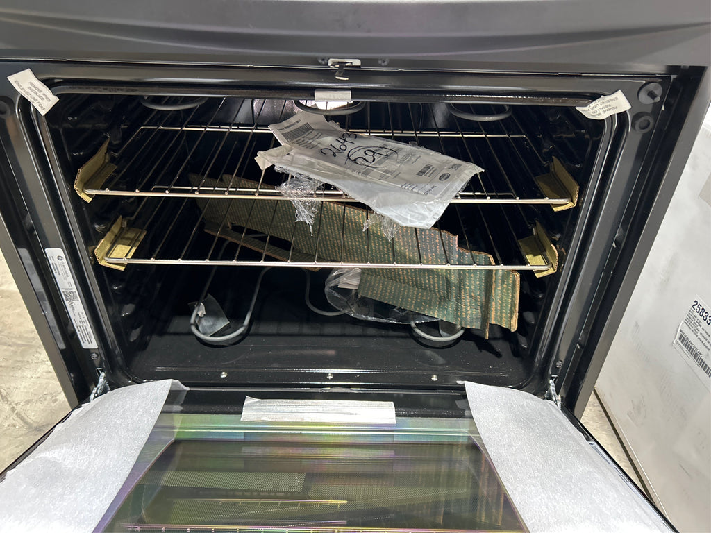SALE! GE 30" 5-Burner Electric Range, SS - W3