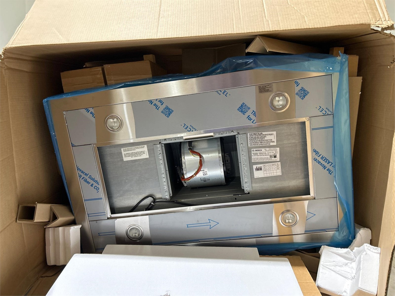 Bosch 800 Series 42" Island Range Hood