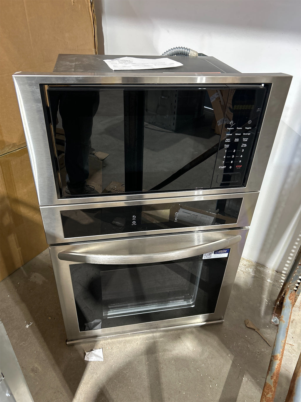SALE! Frigidaire 30" Microwave Convection Oven -(W3)